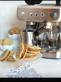 Una foto de Alfajores galletita con chips de chocolate