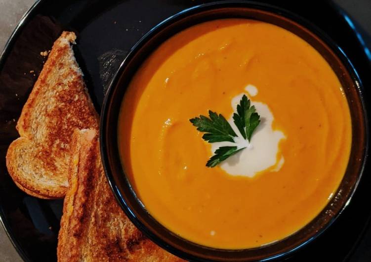 Carrot Ginger Soup with Grilled Cheese