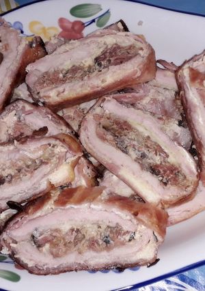 Csülökkel töltött karaj szeletek baconbe göngyölve őzgerinc sütőbe recept fotója