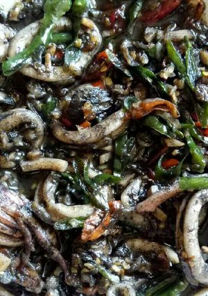 Foto resep Tumis pedas cumi hitam endesss