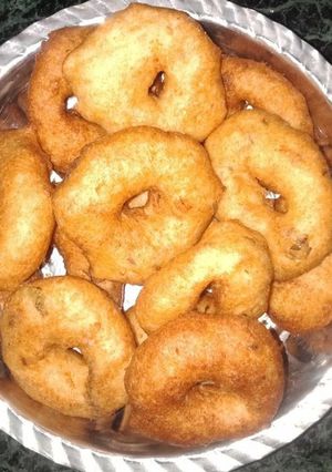 A picture of Medu vada.