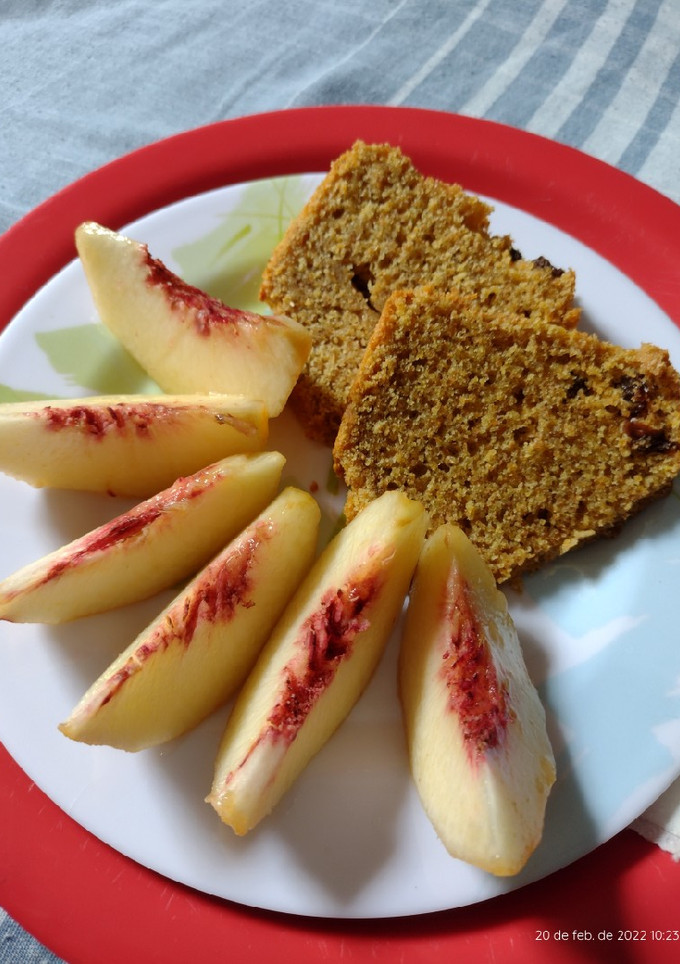 Una foto de Budín Integral con zanahoria y pasas