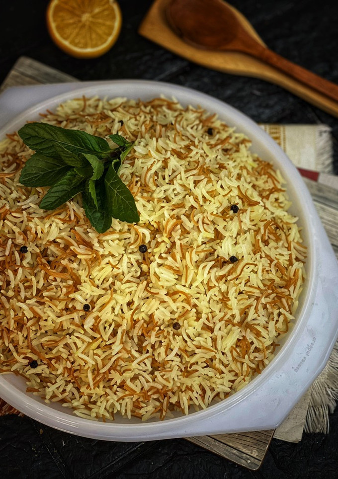 صورة لوصفة طبق الأرز المفلفل بالشعرية