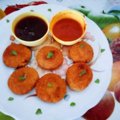 A picture of Crispy tasty sago flour cutlets.