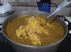 Una foto de Arroz con gandules apastelado🇵🇷
