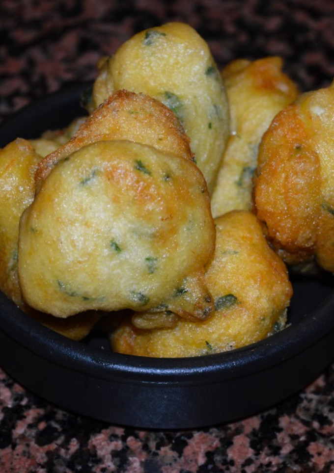 Una foto de Buñuelos de bacalao