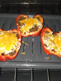 Una foto de Pimiento relleno de carne molida con queso