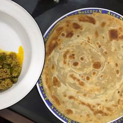 A picture of Lachay daar paratha.