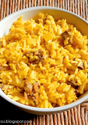 Una foto de Arroz amarillo con carne (Económico y fácil)