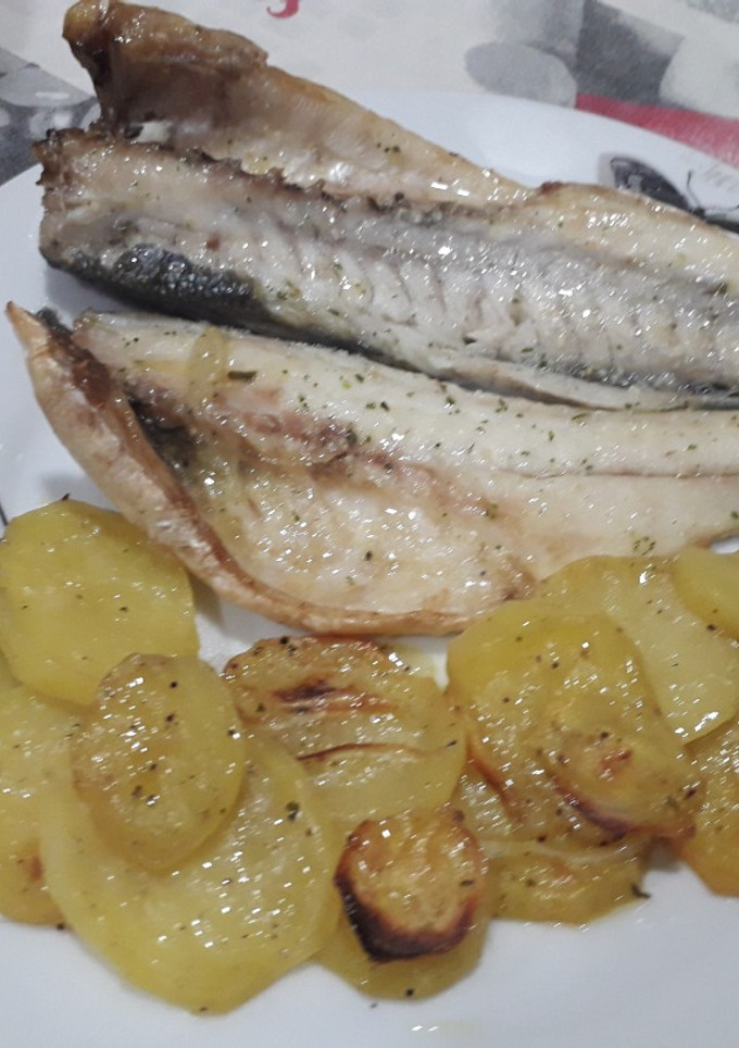 Una foto de Lubina al horno