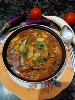 मूली, बैंगन की सब्जी(mooli,baingan ki sabzi recipe in Hindi) रेसिपी मुख्य फोटो