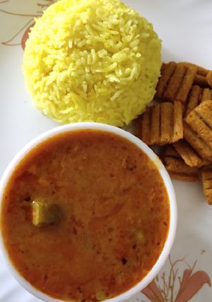 A picture of Besan kadhi.