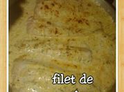 Una foto de filet de merluza al horno