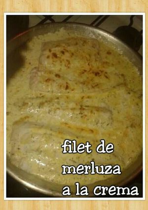 Una foto de Filet de merluza al horno con crema