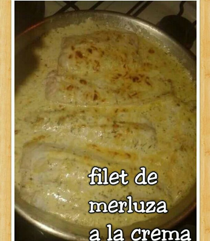 Una foto de Filet de merluza al horno con crema