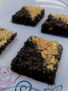 عکسی از دستور کیک براونی گردویی