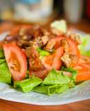 Salad Rau Diếp Cà Chua & Thịt Ba Rọi Rang Cháy Cạnh