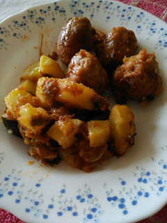 Una foto de Albóndigas al horno con pisto