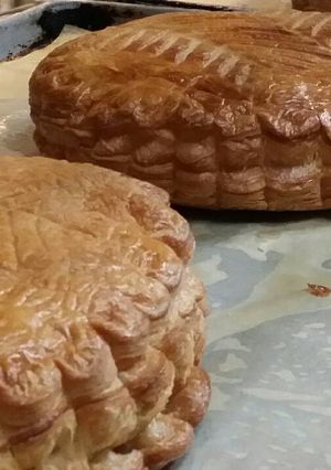 A picture of Iz's Galette des Rois.