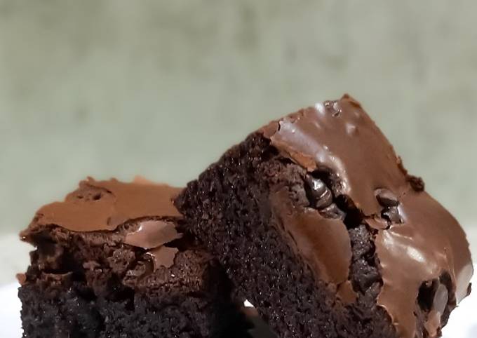 Langkah Mudah untuk Menyiapkan Fudgy Brownies yang Enak Banget