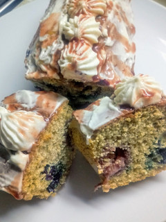 Una foto de Budín Saludable con Arándanos y Frutillas
