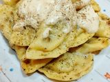 Mezze lune ripiene di gamberetti e asparagi