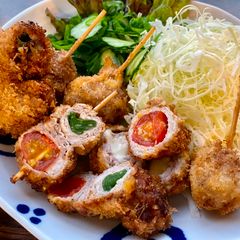 A picture of Japanese Kushiage.