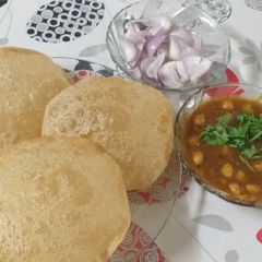 A picture of Chole Bhature.