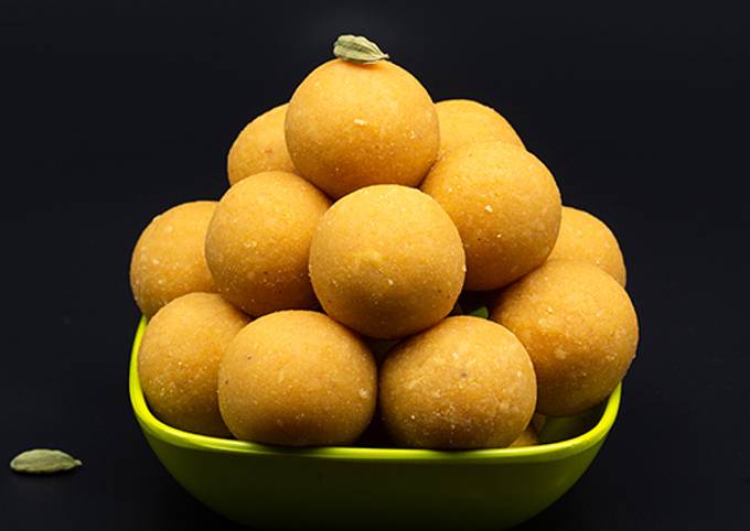 Besan Ladoo