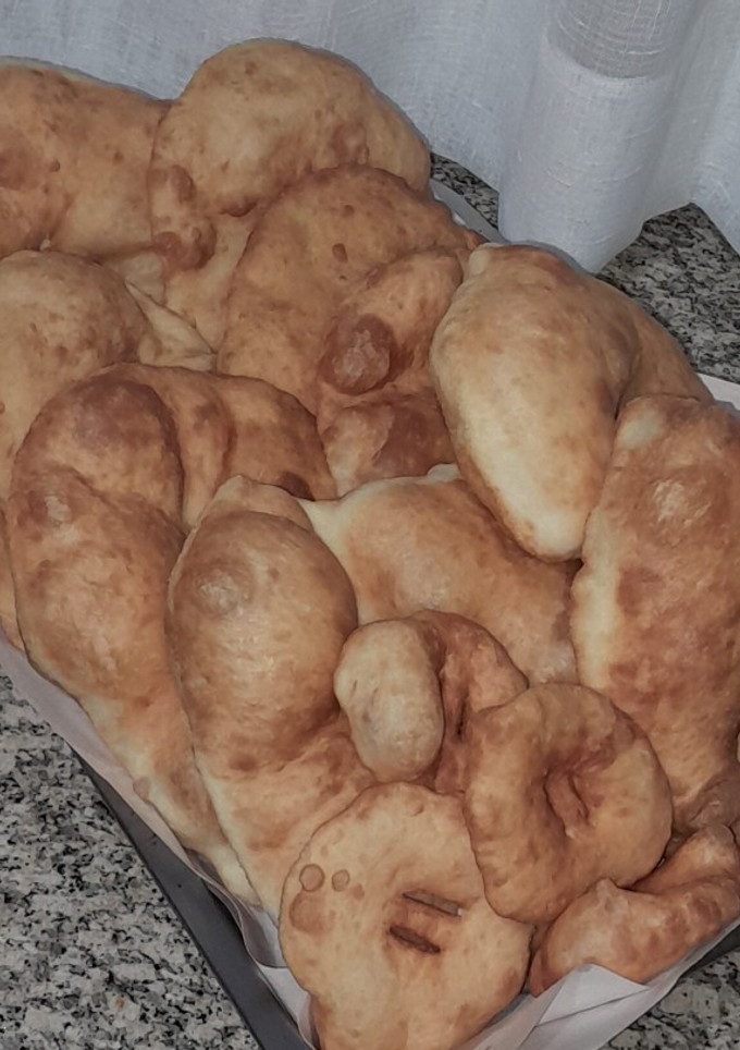 Una foto de Tortas fritas, un clásico de los días de lluvia