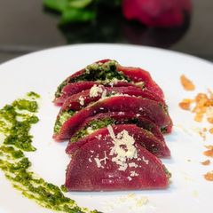 A picture of Beetroot mini tacos.