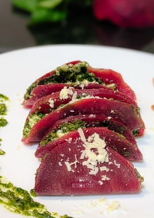 A picture of Beetroot mini tacos.