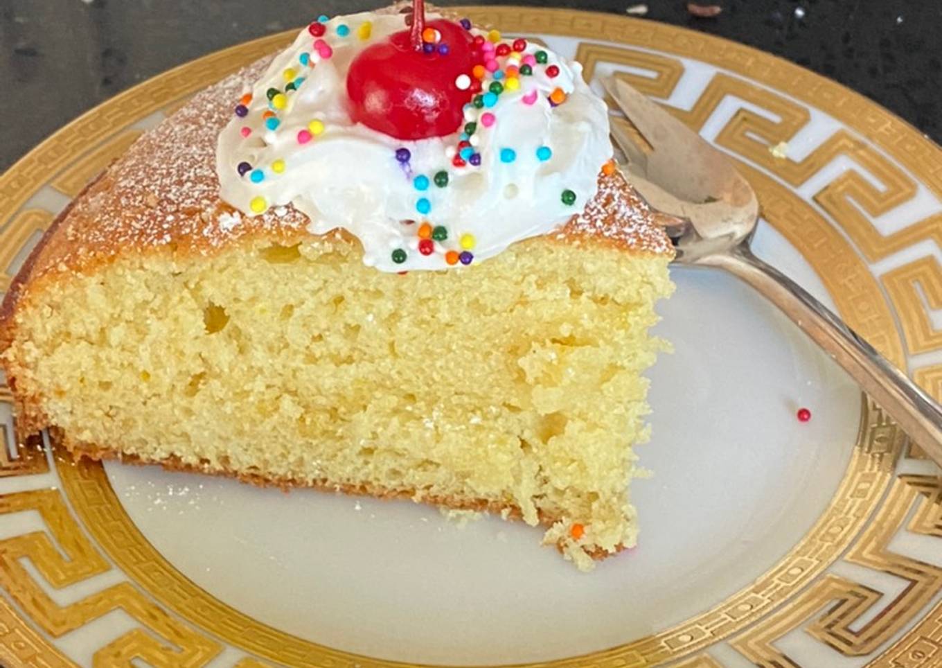 Yoghurt cake