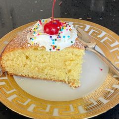 A picture of Yoghurt cake.