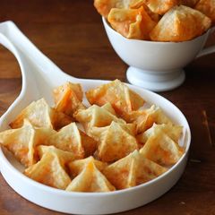 A picture of Cheese Samosa.