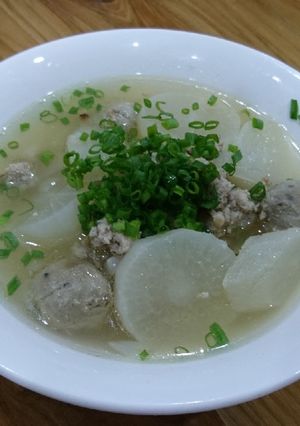Hình của món Canh củ cải bò viên.