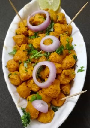 A picture of Chatpate soya chunks.