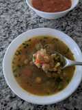 Caldo de Quinoa y Garbanzos