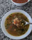 Caldo de Quinoa y Garbanzos