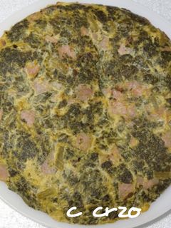 Una foto de Tortilla de hoja borraja con bacon