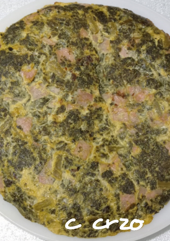 Una foto de Tortilla de hoja borraja con bacon