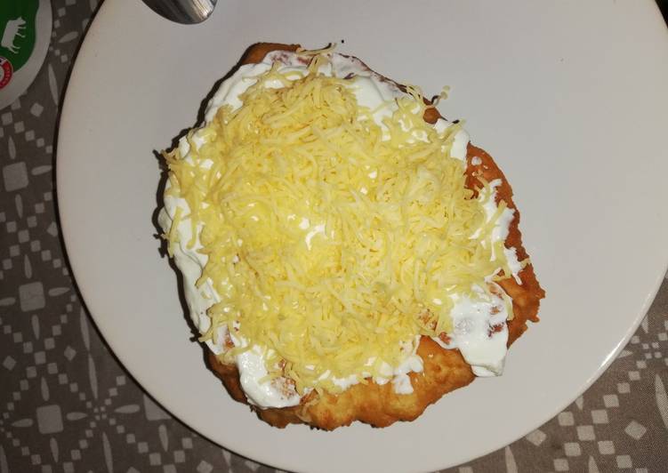 Kefires  lángos