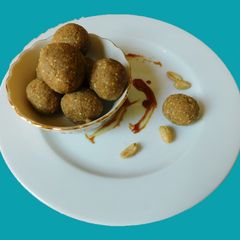 A picture of Sesame seed-Peanut Laddu.