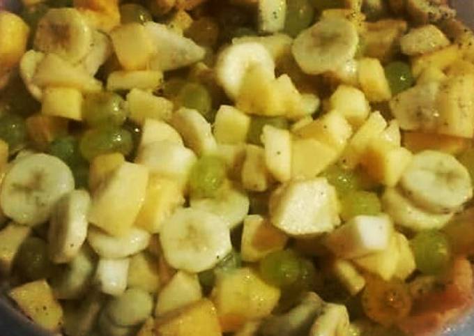 Recipe of Speedy Mix Fruit Chaat🍎🍌🍏🍊🍋🍇🍑🍒