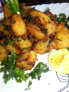 चटपटे आलू चाट (Chatpate Aloo Chat recipe in Hindi) रेसिपी मुख्य फोटो