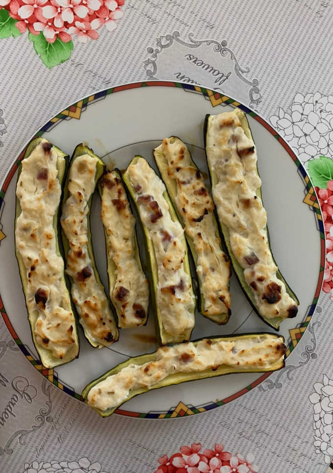 Foto di Zucchine ripiene di ricotta e speck