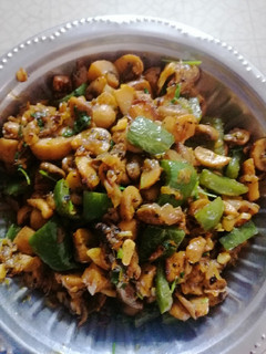 காளான் மிளகு வறுவல் (Mushroom pepper fry recipe in tamil) செய்முறை முக்கிய புகைப்படம்