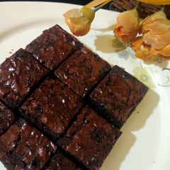 Flakey fudgy brownie(without oven) A picture of Flakey fudgy brownie(without oven).