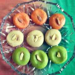 A picture of Tri colour peda.