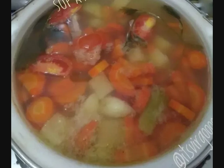 Cara Gampang Membuat Resep #498. Sop Ayam Anti Ribet yang Uenak Anti Ribet, Mantap Sekali